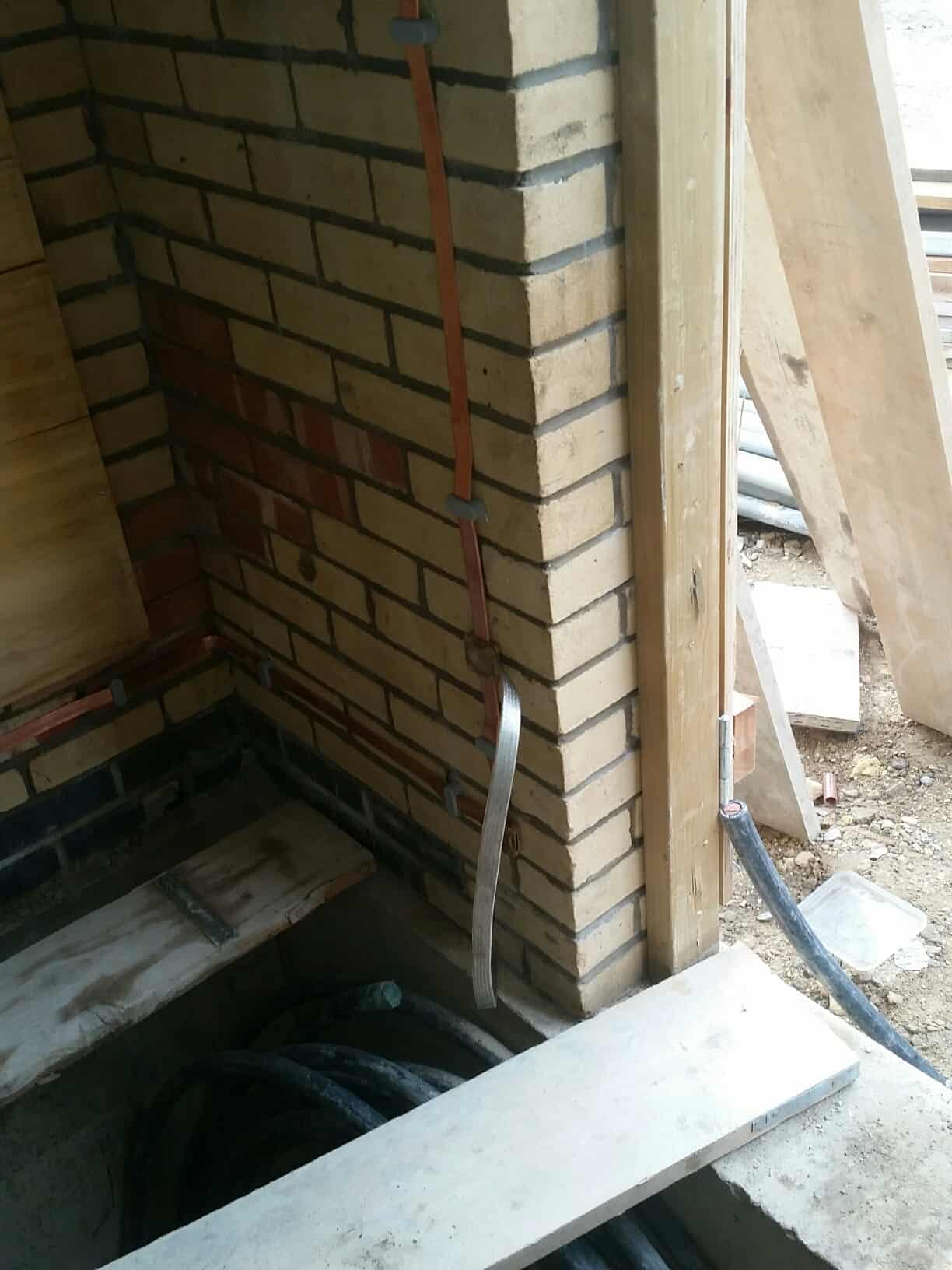 Earthing System Attached to Side Wall